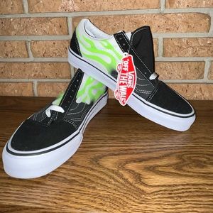 NWT Vans Shoes Men’s 7.5 or Women’s 9